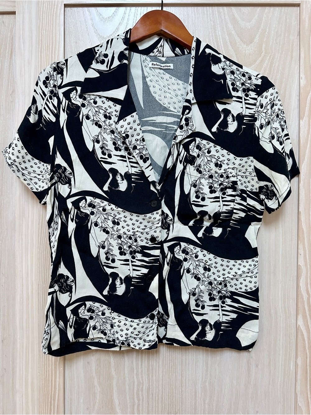 Reformation Cuba Short Sleeve Button Up Size M